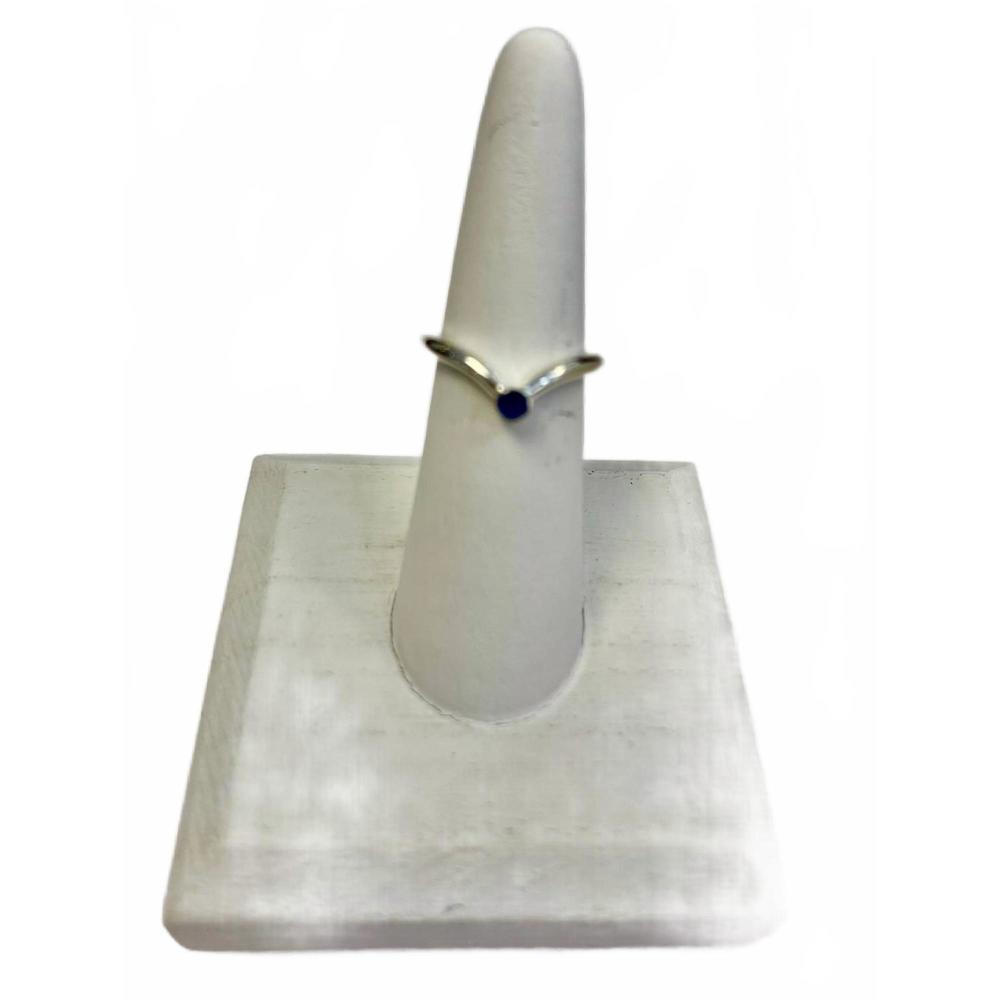 NEW DUNE JEWELRY women's chevron ring in blue sea glass
